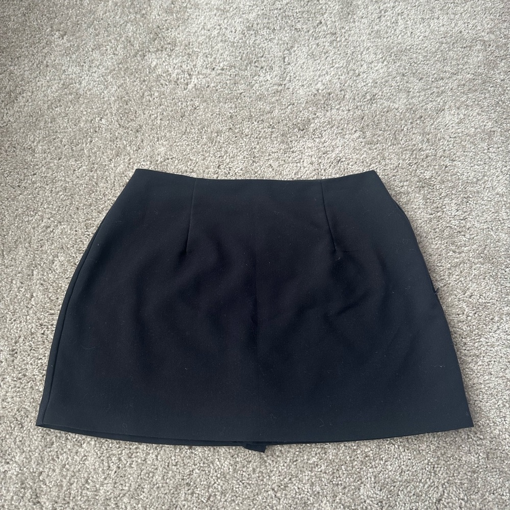 Chic Black Mini Skirt